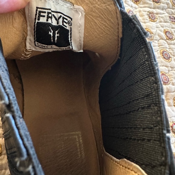 Frye Pippa Chelsea Black Leather Ankle Boots Size 8 - Picture 7 of 8